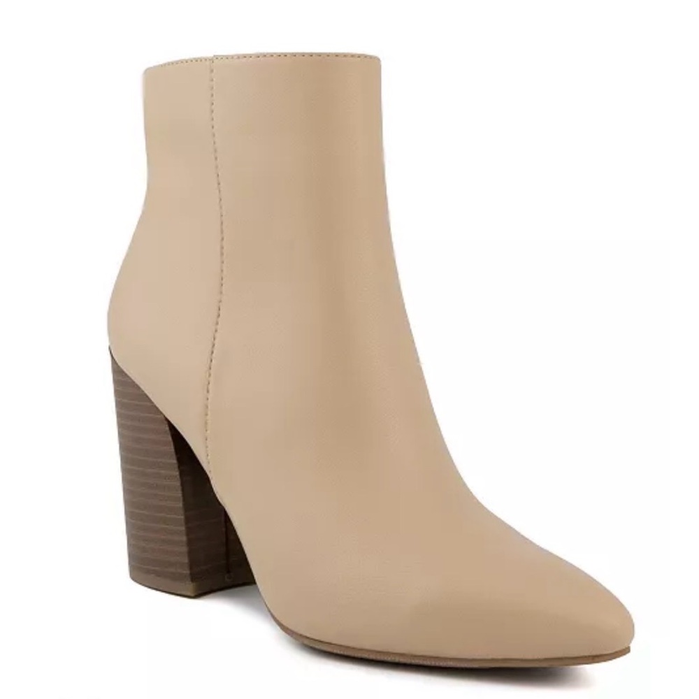 \Sugar\• NWT Evvie Ankle Booties